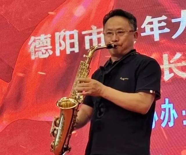 笔墨飞歌 童心永驻——刘代明中国画赏析